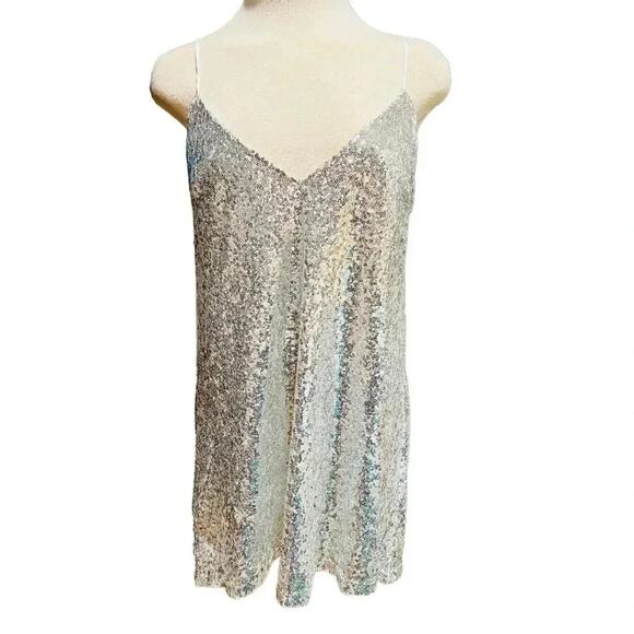 DELILAAH MINI DRESS STRAPPY V NECK SLIP SEQUIN DRESS IN SILVER  SIZE 10 NWT - Picture 3 of 11